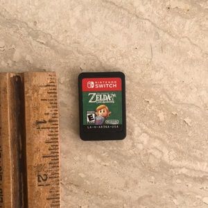 • Nintendo Switch Zelda Links Awakening Game•